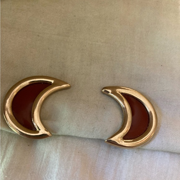 Bergere’ Vintage Half Moon Red Clip‎ on Earrings - Picture 7 of 8